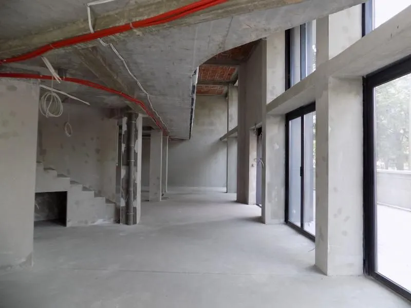 Izdavanje, poslovni prostor, 215m², Paraćin, Srbija