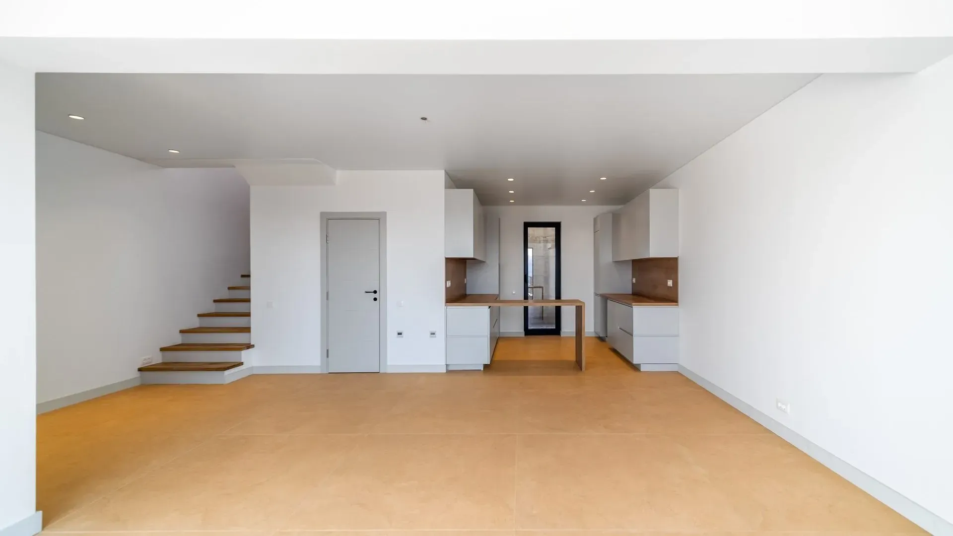 Prodaja, kuća, 110m², Centar, Tivat