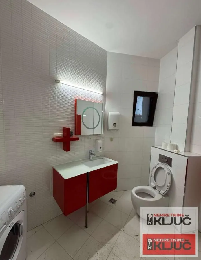 Rent, office space, 171m², Centar, Novi Sad