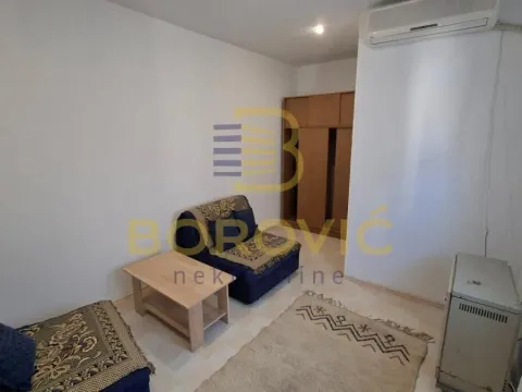 Rent, four bedroom apartment, 72m², Senjak, Beograd - image 7