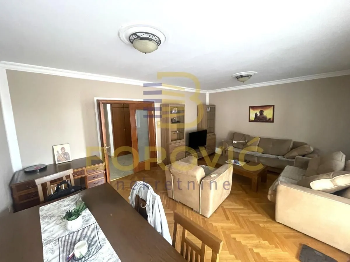 Sale, four bedroom apartment, 100m², Veliki Mokri Lug, Zvezdara Sve Podlokacije
