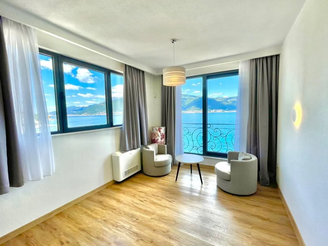 Prodaja, kuća, 420m², Krašići, Tivat