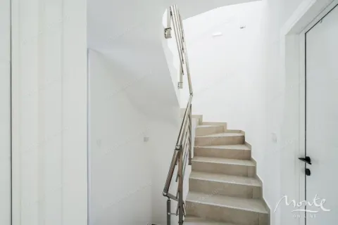 Prodaja, kuća, 113m², Blizikuće, Budva - image 21