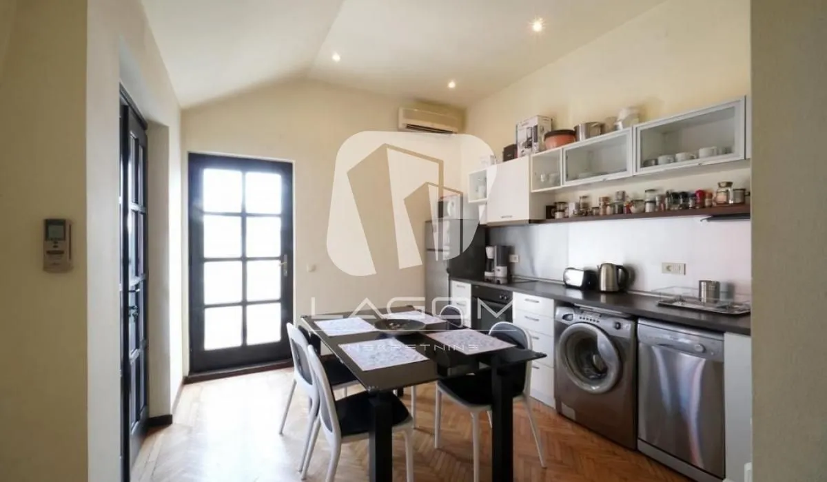 Prodaja, kuća, 418m², Zemun Centar, Zemun Sve Podlokacije