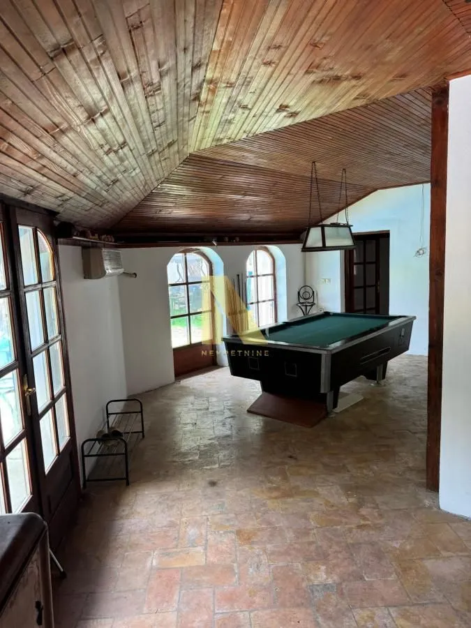 Prodaja, kuća, 300m², Ledinci, Petrovaradin