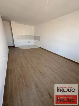 Prodaja, trosoban stan, 65m², Bulevar patrijarha Pavla, Novi Sad Sve Podlokacije - image 2