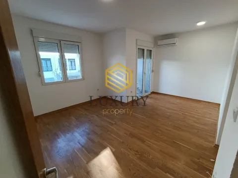 Prodaja, jednosoban stan, 43m², Blok 9, Podgorica - image 8