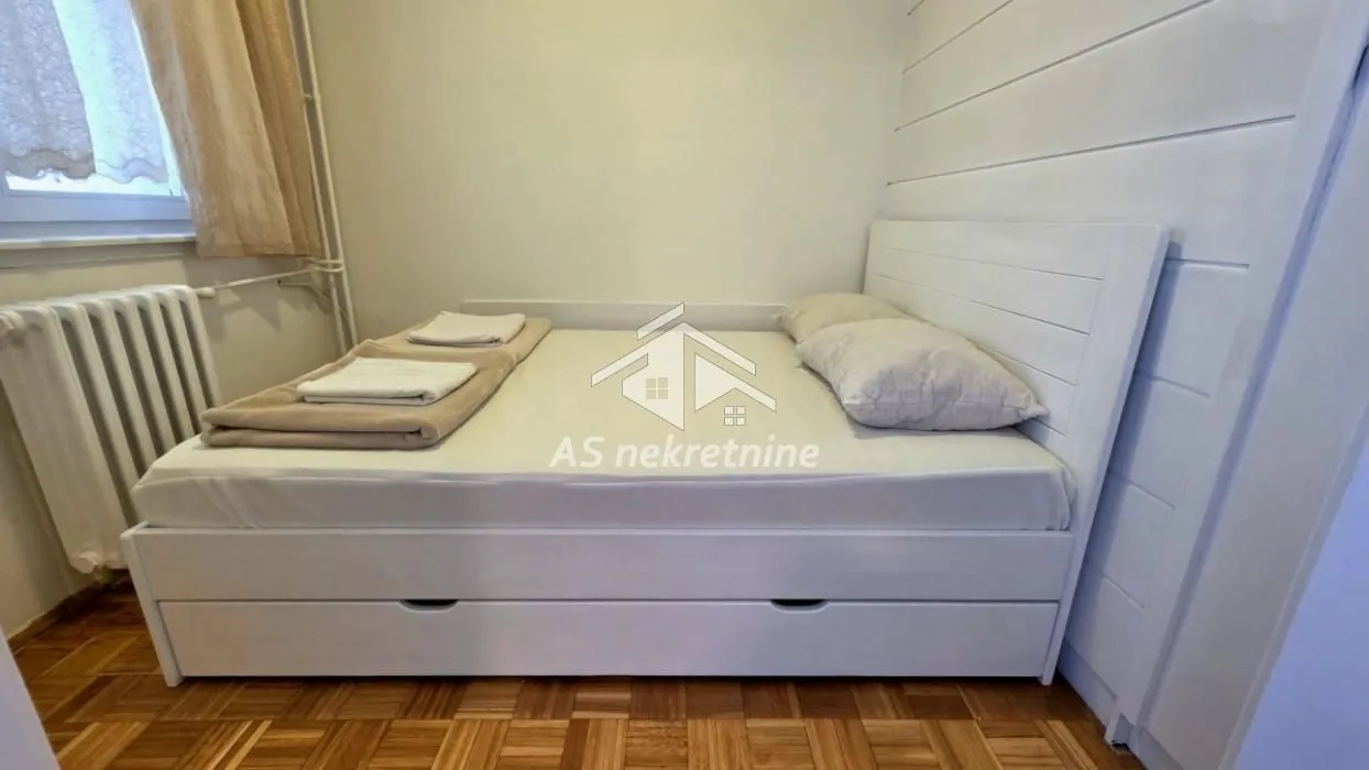 Izdavanje, dvosoban stan, 46m², Slavija, Vračar Sve Podlokacije