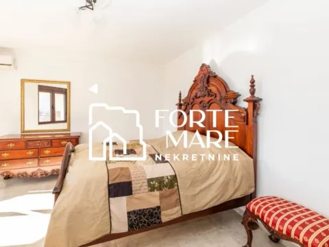 Sale, house, 230m², Igalo-Petlja, Herceg Novi - image 8