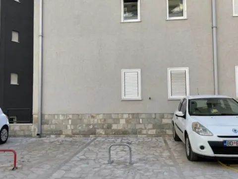 Rent, one bedroom apartment, 52m², Dubovica, Budva - image 10