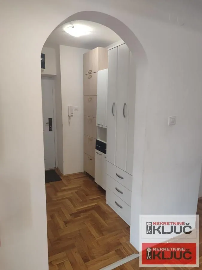 Prodaja, jednosoban stan, 37m², Grbavica, Novi Sad Sve Podlokacije