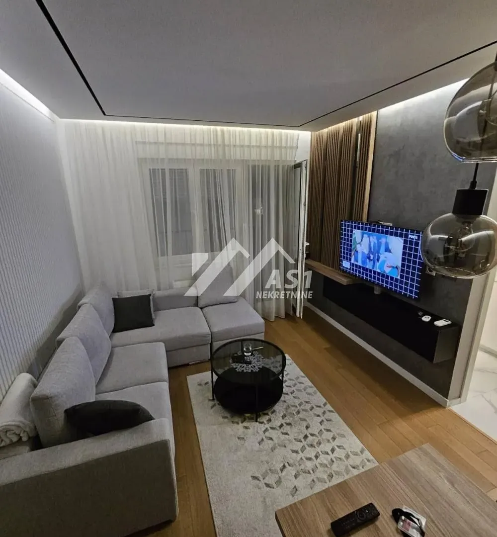 Izdavanje, jednosoban stan, 42m², Adamovićevo Naselje, Novi Sad Sve Podlokacije
