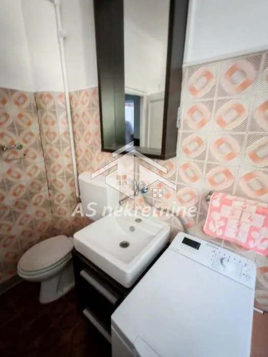 Izdavanje, jednosoban stan, 44m², Slavija, Vračar Sve Podlokacije
