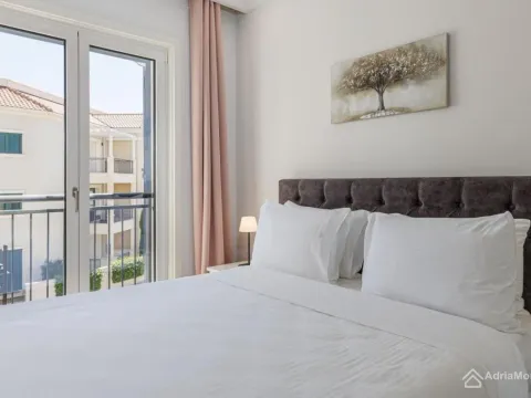 Prodaja, jednosoban stan, 50m², Luštica Bay, Tivat - image 17