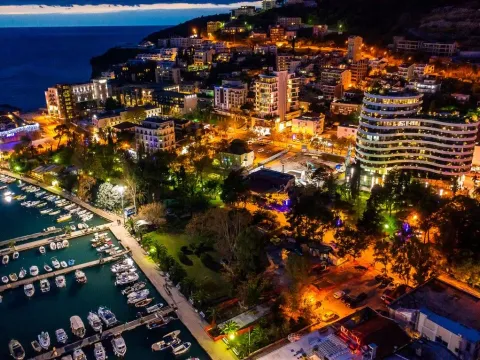 Sale, three bedroom apartment, 137m², Centar, Budva - image 22