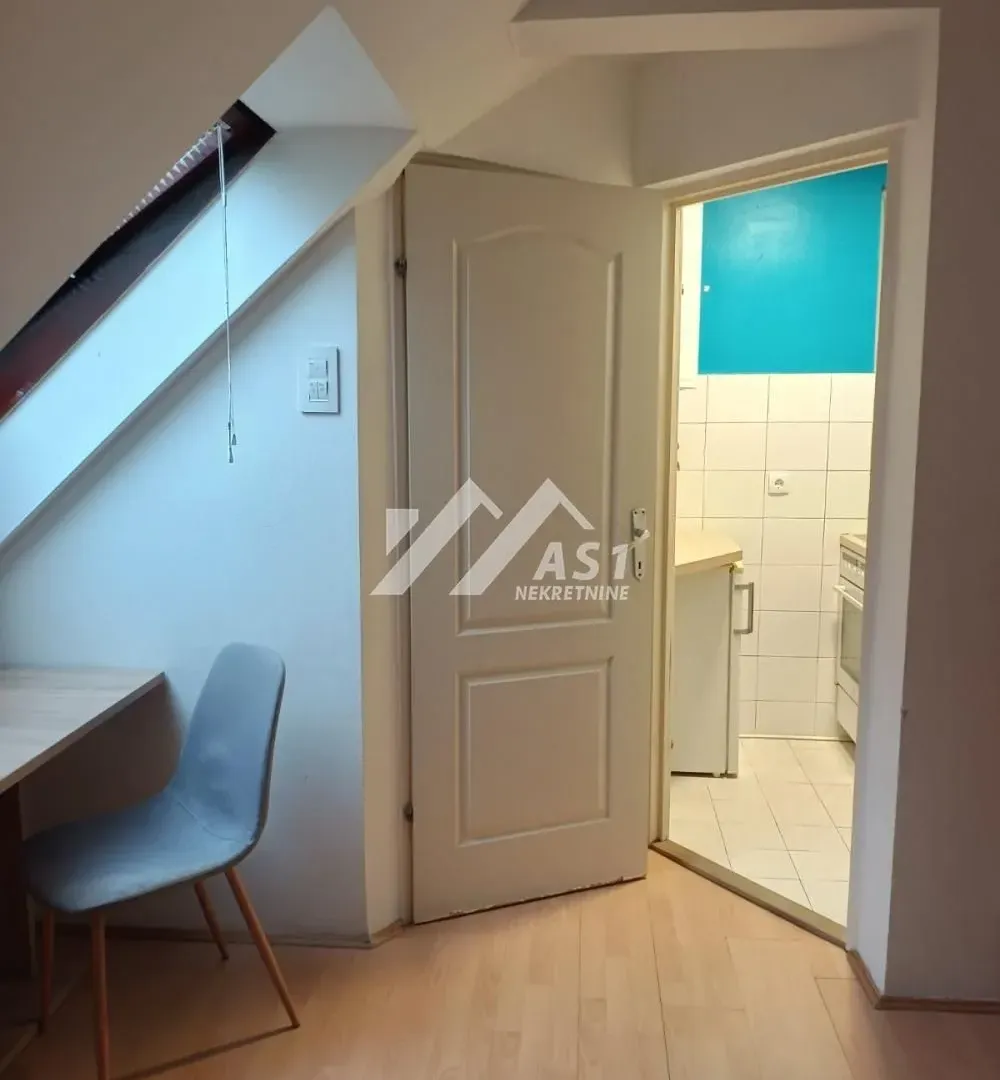 Prodaja, stan, 25m², Grbavica, Novi Sad Sve Podlokacije