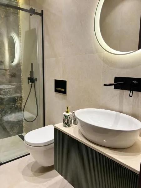 Izdavanje, trosoban stan, 90m², Grbavica, Novi Sad Sve Podlokacije