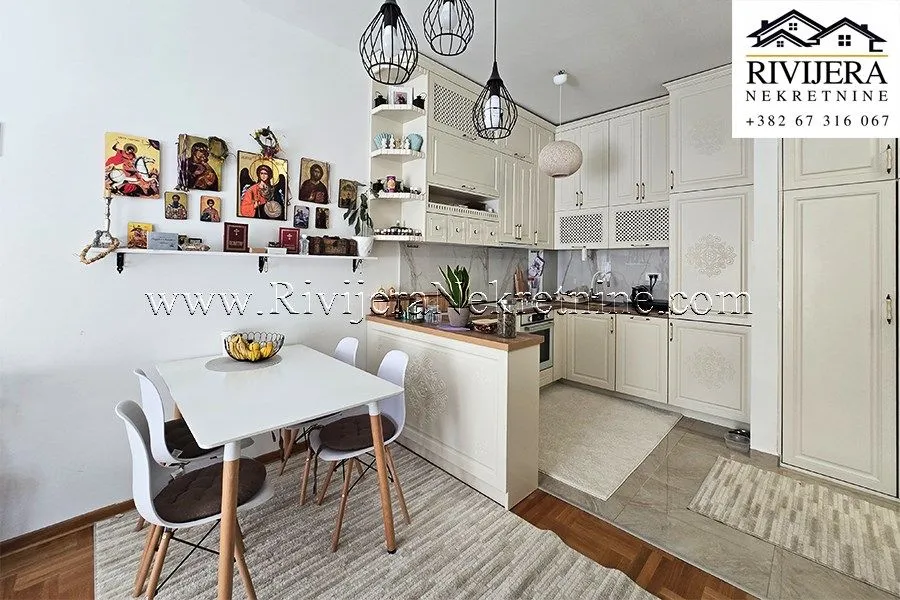 Prodaja, dvosoban stan, 62m², Radanovići, Kotor