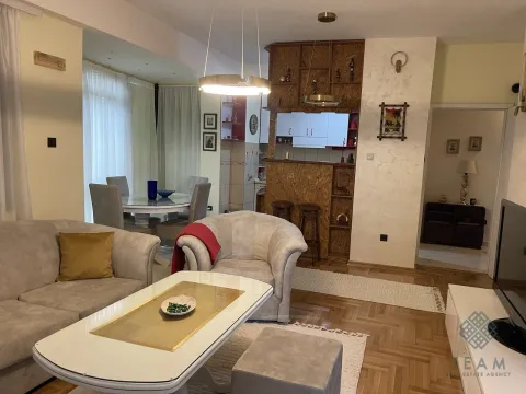 Izdavanje, četvorosoban stan, 76m², Centar, Podgorica - image 4