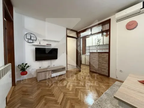 Prodaja, jednosoban stan, 49m², Stari Aerodrom, Podgorica - image 3