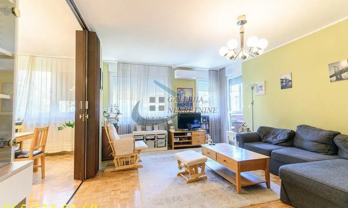 Prodaja, četvorosoban stan, 112m², Kalenić Pijaca, Vračar Sve Podlokacije