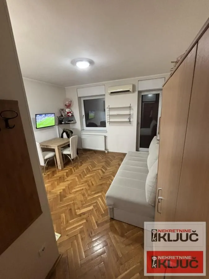 Rent, studio apartment, 25m², Centar, Novi Sad