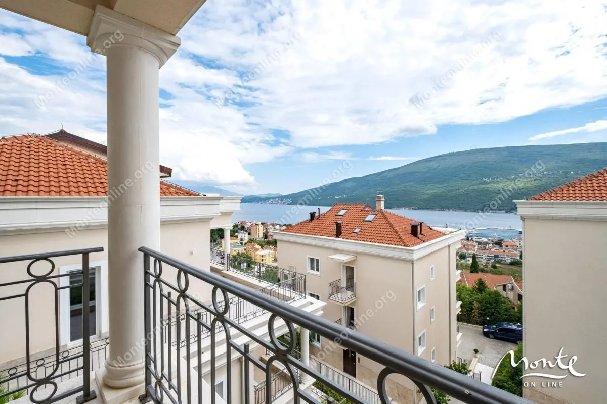 Sale, three bedroom apartment, 125m², Đenovići, Herceg Novi