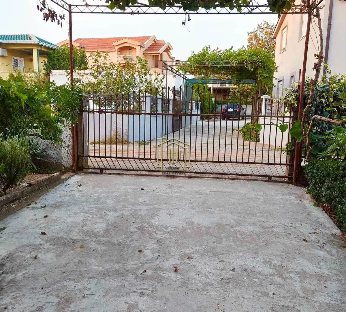 Rent, three bedroom apartment, 130m², Zabjelo, Podgorica