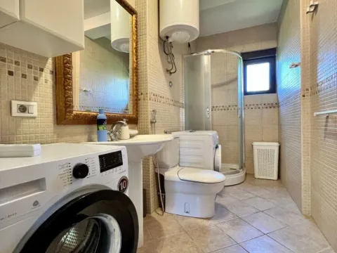 Izdavanje, kuća, 215m², Gorica C, Podgorica - image 10