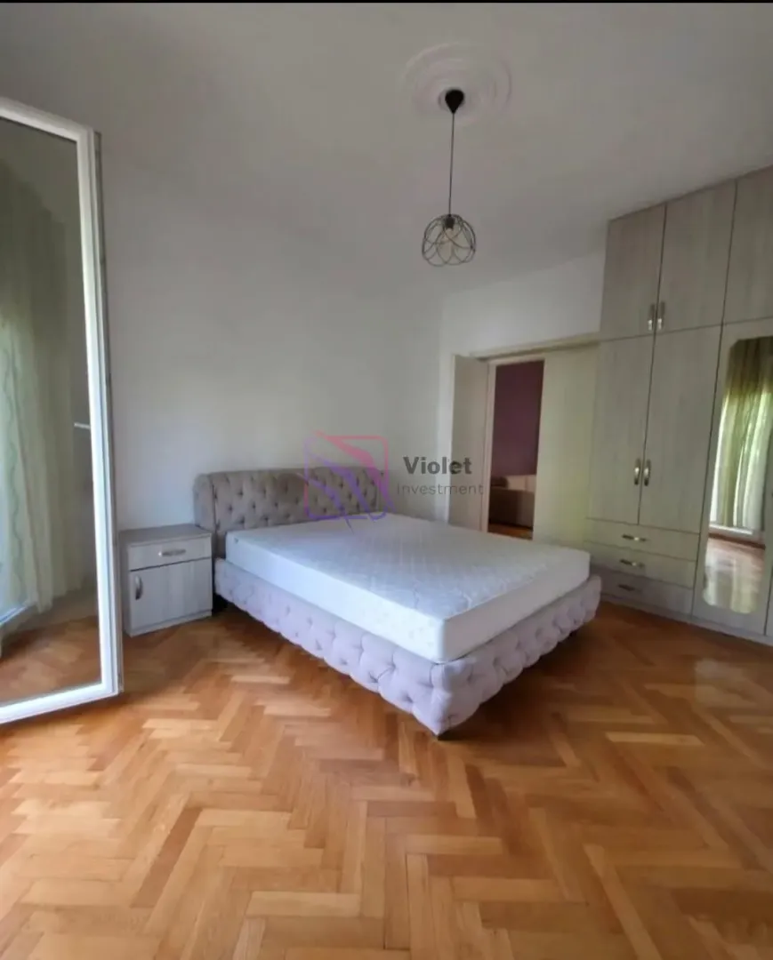Izdavanje, dvosoban stan, 73m², Centar, Podgorica