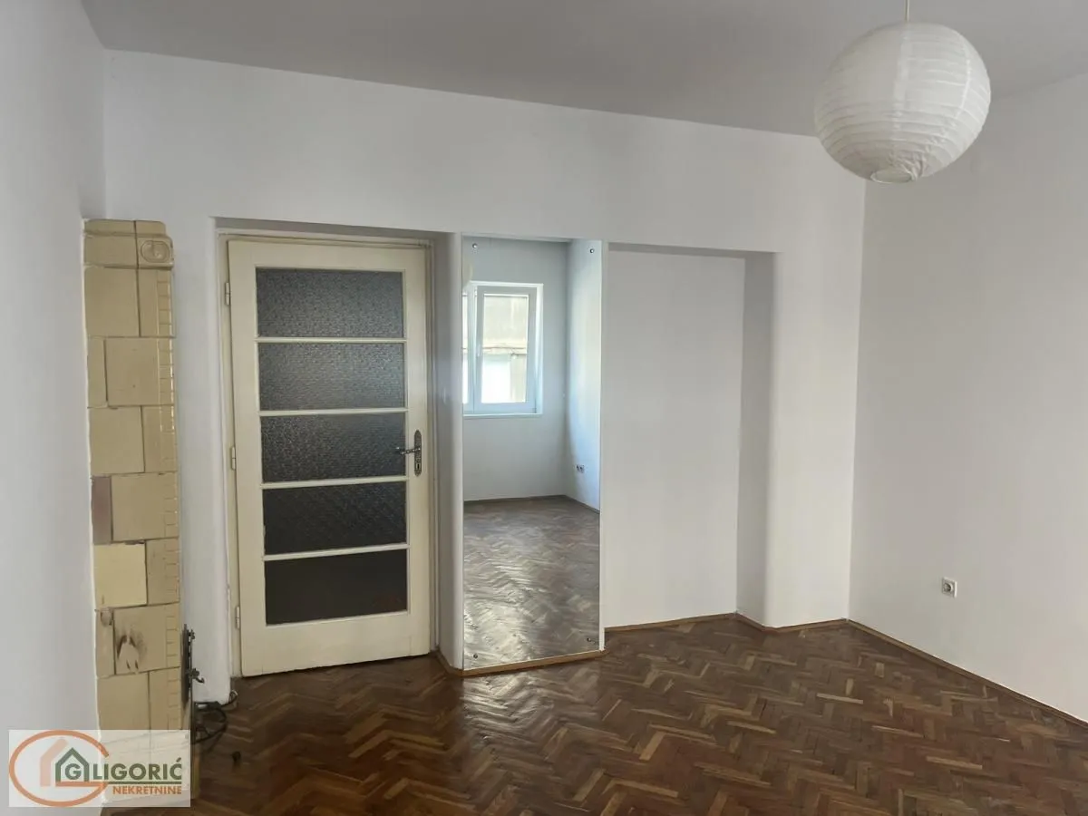 Prodaja, četvorosoban stan, 100m², Savski Venac, Beograd