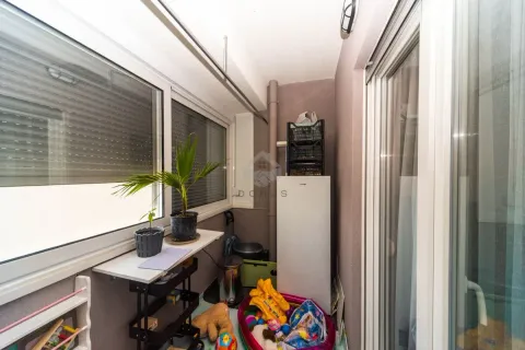 Rent, one bedroom apartment, 45m², Pobrežje, Podgorica - image 10