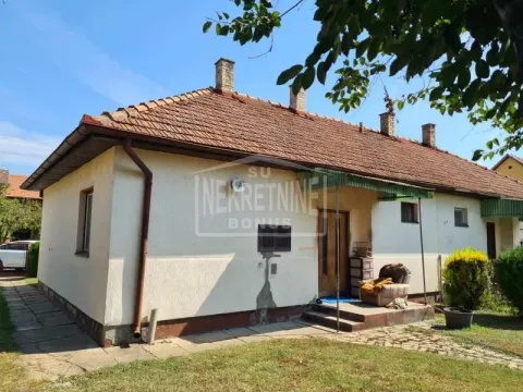 Kuća in Mali Radanovac