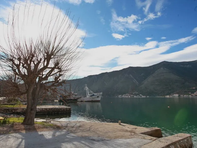 Sale, house, 220m², Dobrota, Kotor