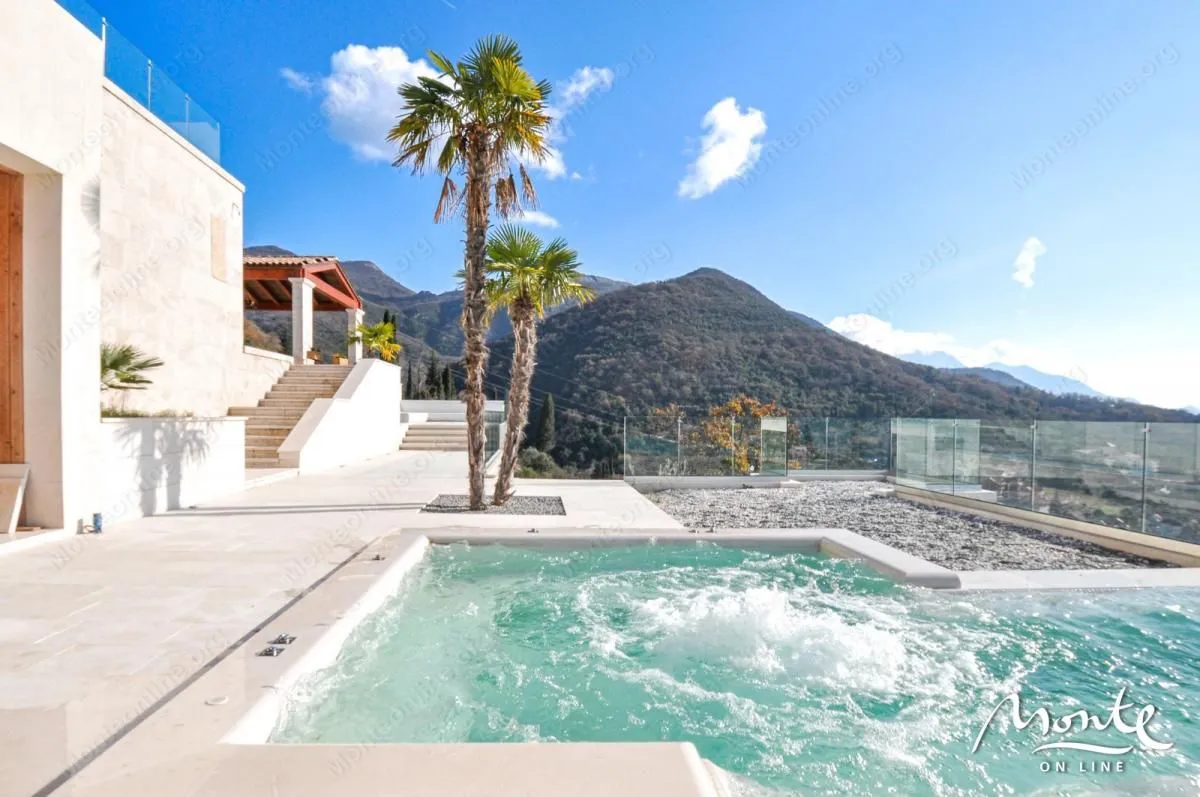 Prodaja, kuća, 791m², Donja Lastva, Tivat