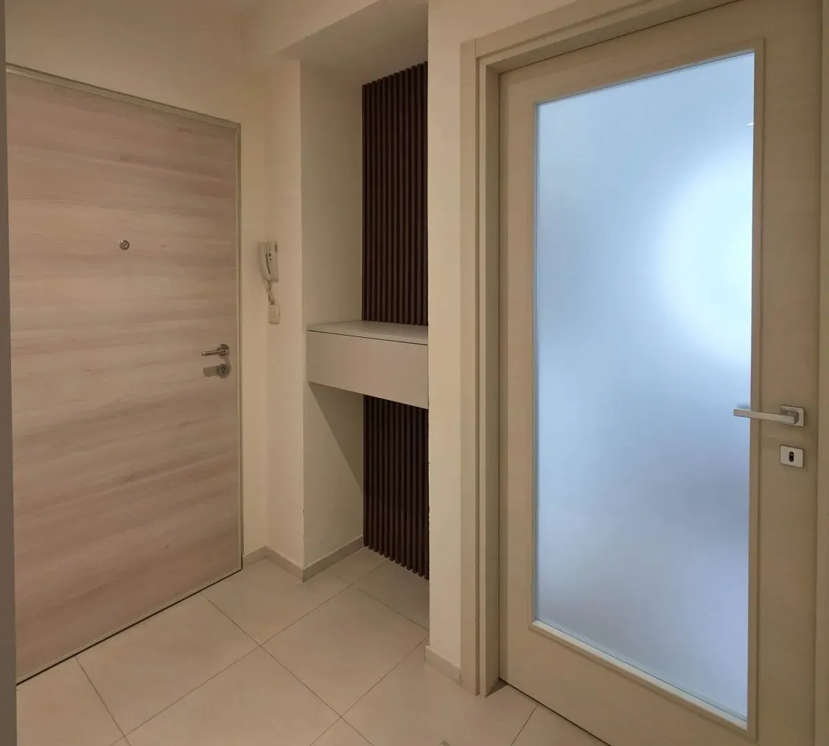 Izdavanje, dvosoban stan, 53m², Zabjelo, Podgorica