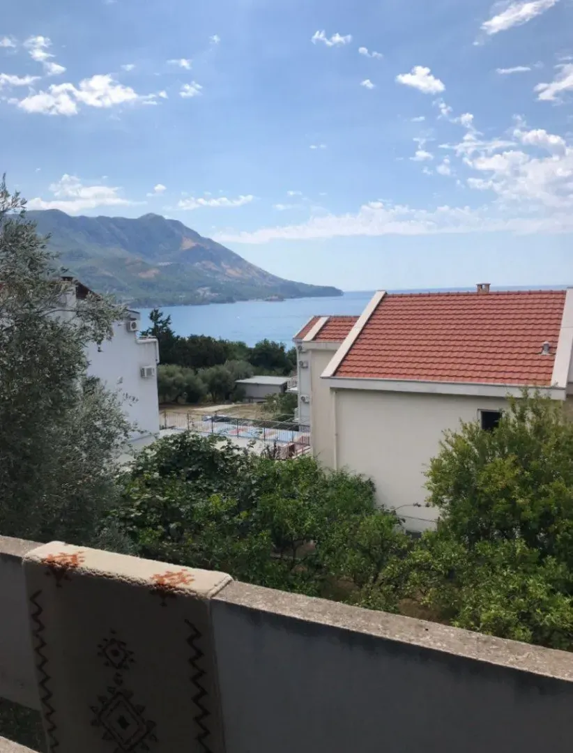 Rent, house, 200m², Bečići, Budva