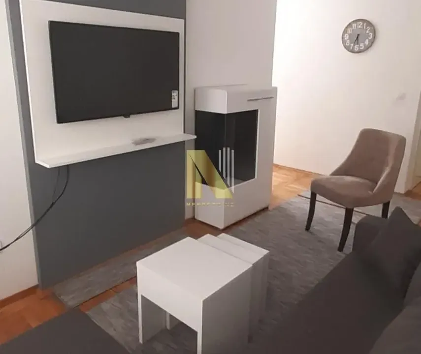 Izdavanje, dvosoban stan, 34m², Socijalno, Novi Sad Sve Podlokacije