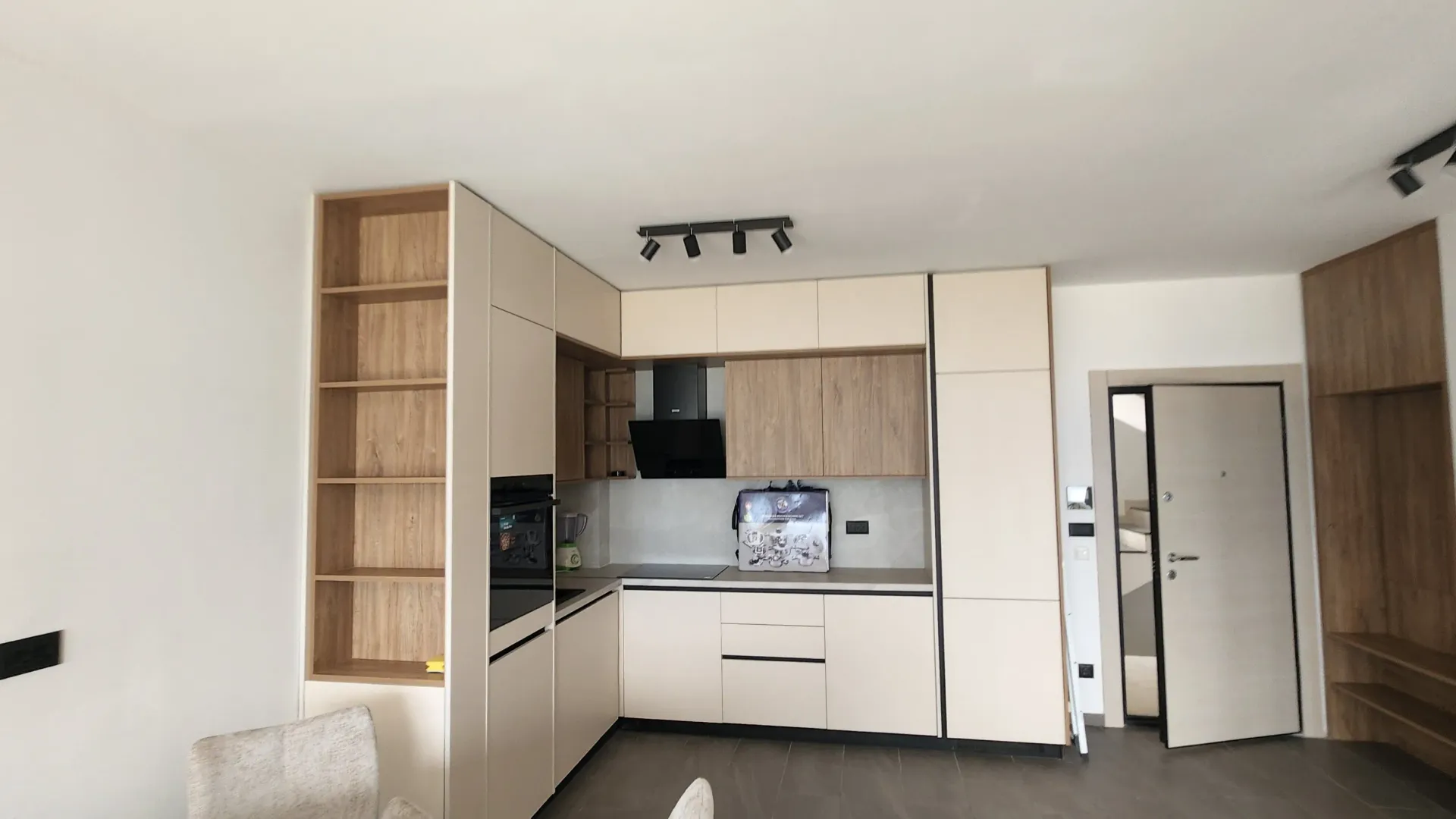 Rent, one bedroom apartment, 53m², Pod Kuk, Tivat