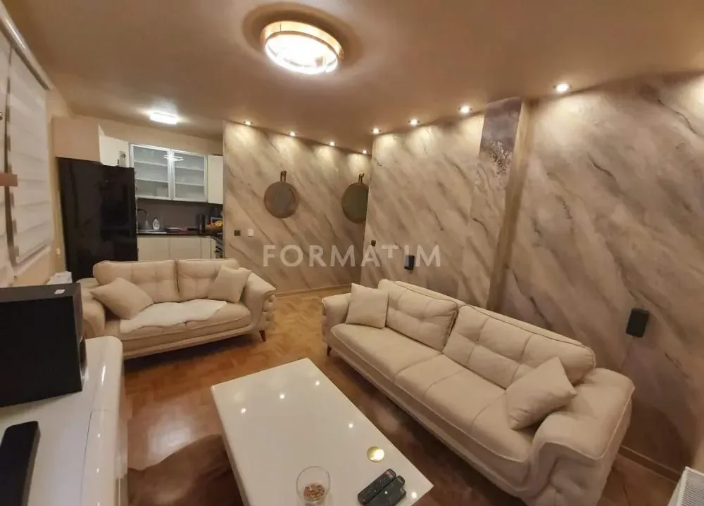 Izdavanje, dvosoban stan, 55m², Vojvode Vlahovica, Beograd