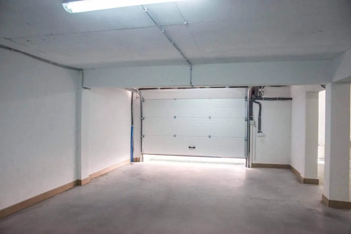 Izdavanje, kuća, 1400m², Savski Venac, Beograd