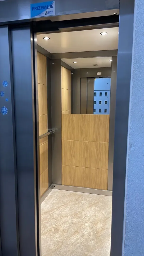 Izdavanje, dvosoban stan, 85m², Pobrežje, Podgorica