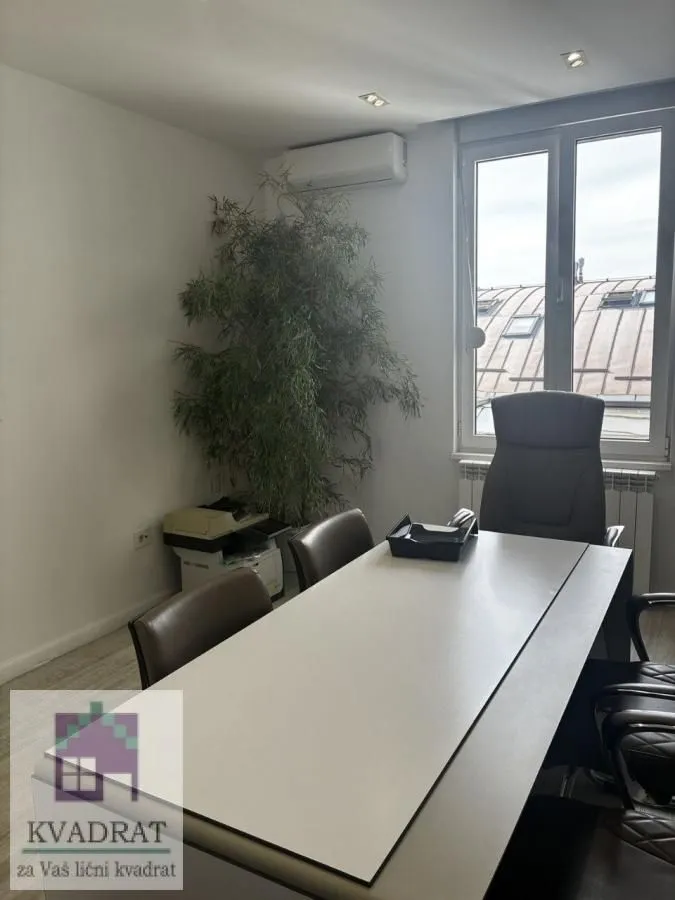 Prodaja, četvorosoban stan, 118m², Đeram Pijaca, Beograd