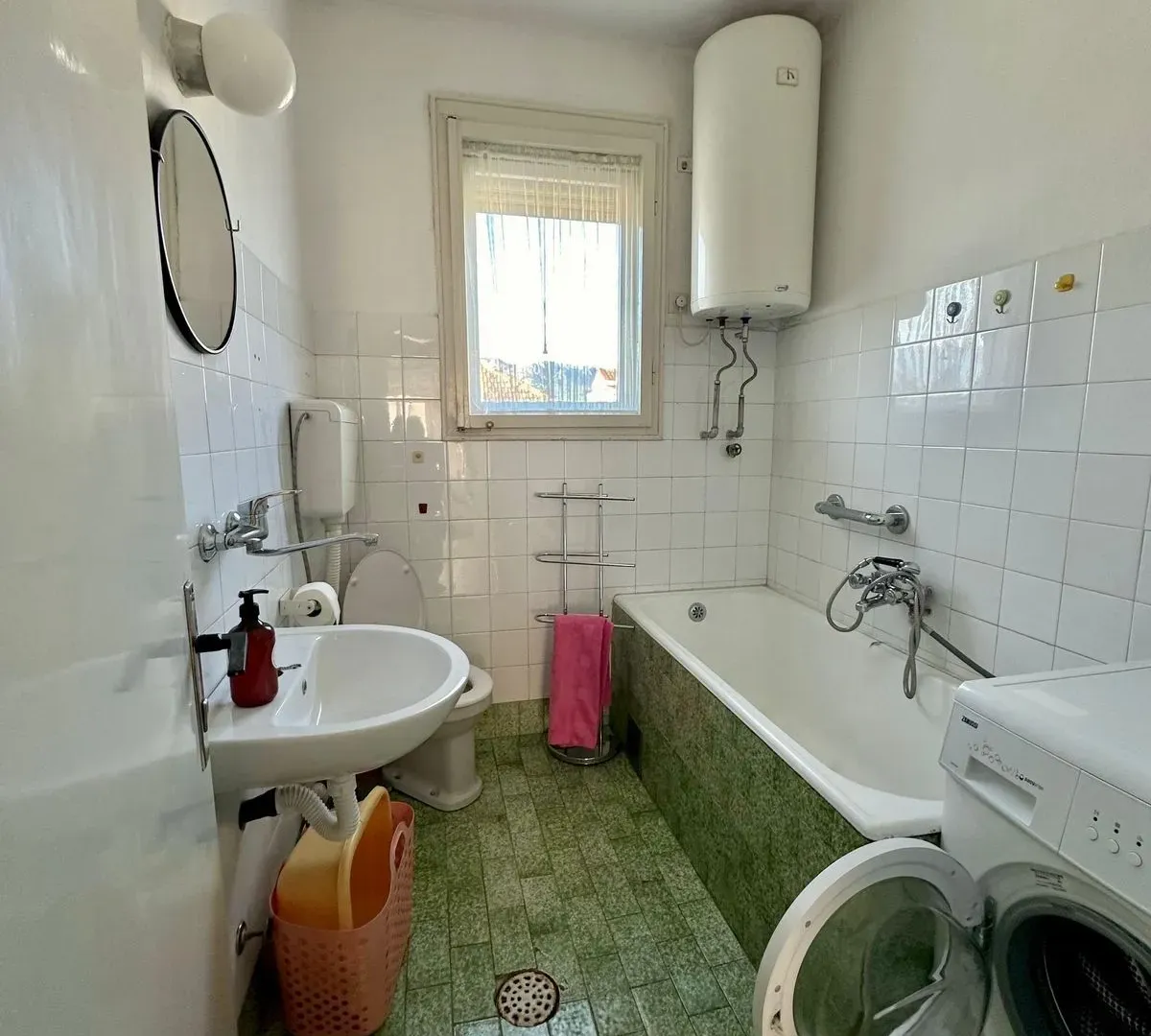 Izdavanje, trosoban stan, 107m², Masline, Podgorica