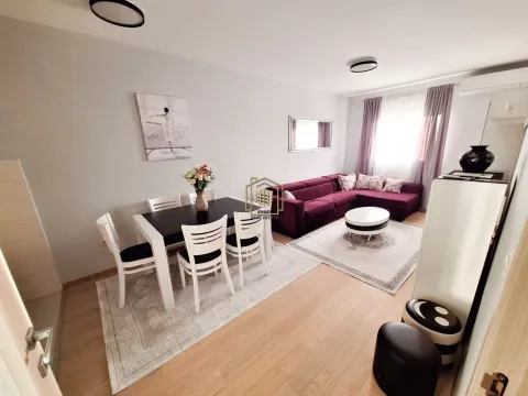 Izdavanje, jednosoban stan, 46m², City Kvart, Podgorica - image 1