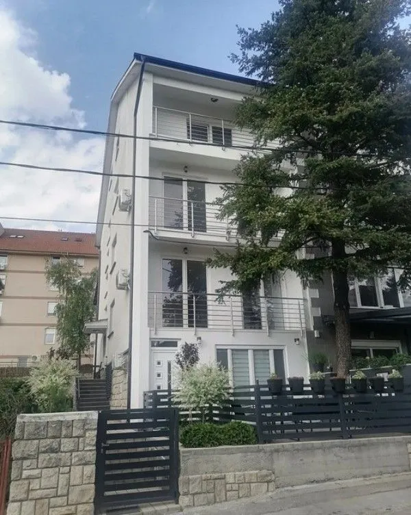 Sale, house, 330m², Centar Sve Podlokacije, Beograd
