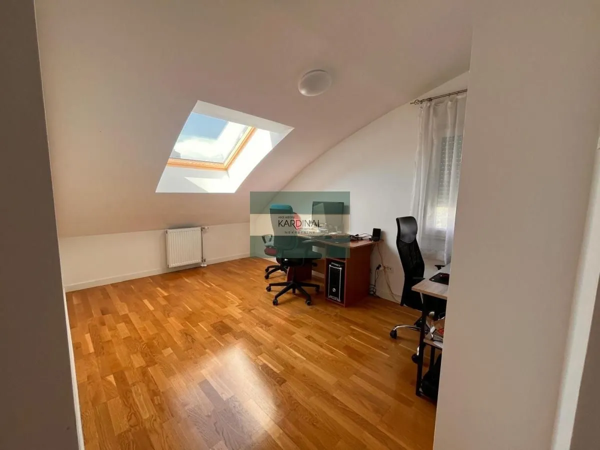 Prodaja, stan, 100m², Satelit, Novi Sad Sve Podlokacije