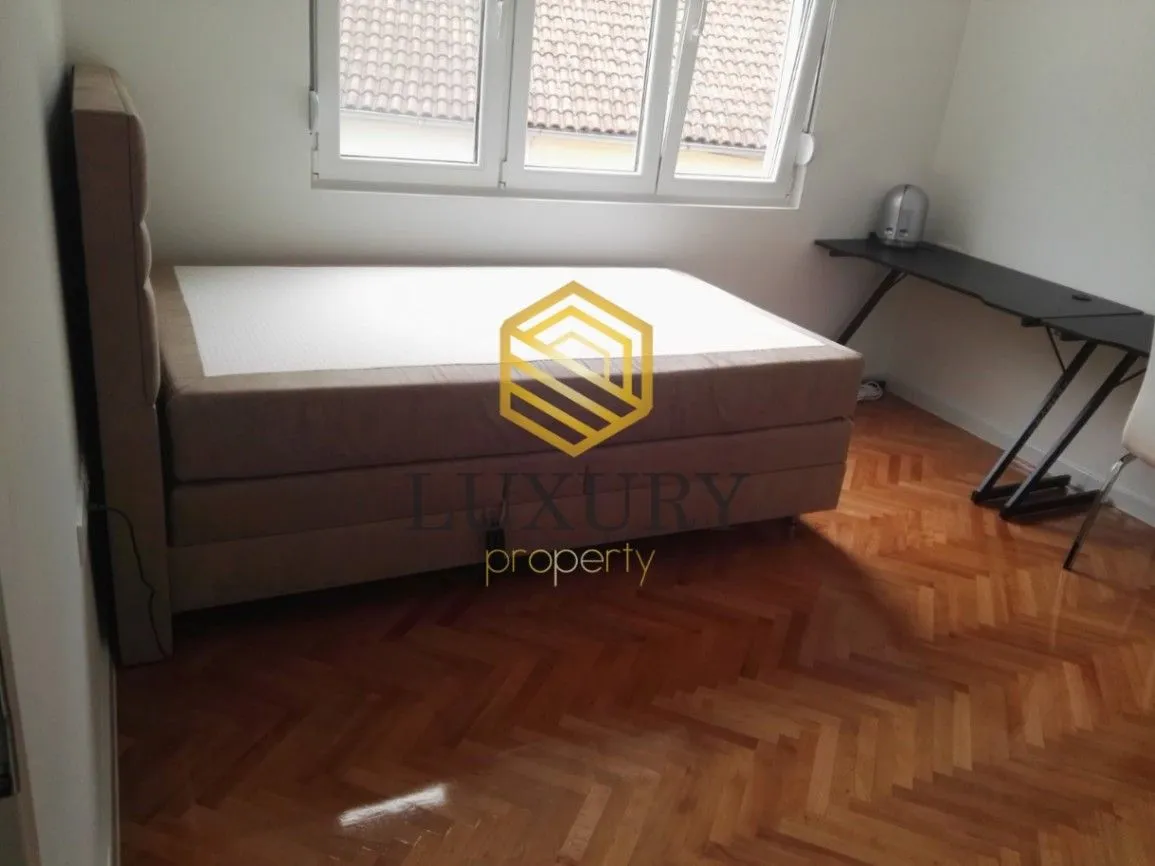Prodaja, dvosoban stan, 65m², Pejton, Podgorica