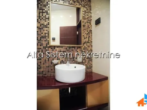 Izdavanje, trosoban stan, 155m², Neimar, Vračar Sve Podlokacije - image 23