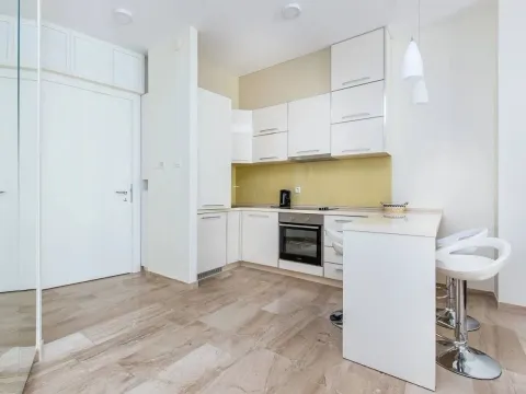 Izdavanje, jednosoban stan, 63m², Centar, Budva - image 7